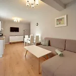 Everysky - Wilcza 3f-1 Apartmán